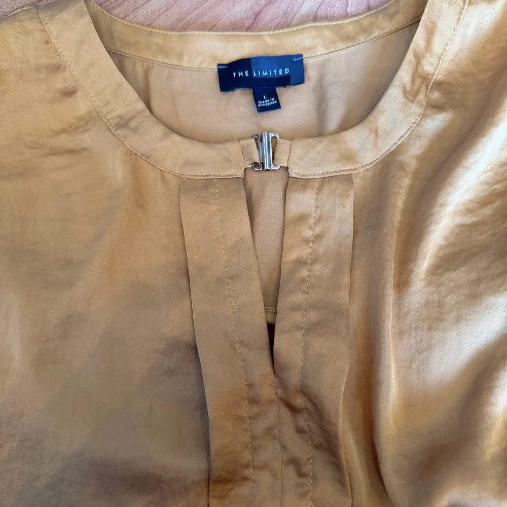 The Limited Women’s Mustard Yellow Sleeveless Keyhole Blouse Top Size Large - Picture 3 of 8